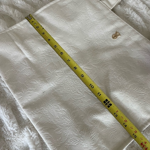 VICTORIA'S SECRET OFF WHITE BAG W/ PURPLE FLORAL SCARF NEW WITH TAGS "FLAW" - Picture 12 of 16